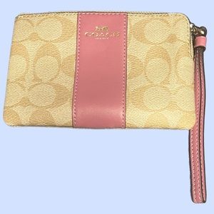 Coach wristlet NWT